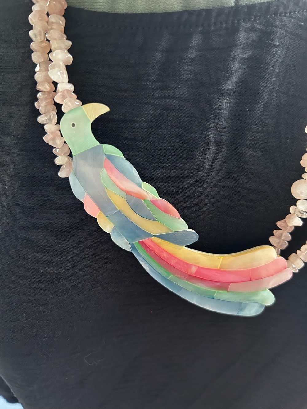 Vintage 1980s Lee Sands Unsigned Parrot Mother-of-Pearl Necklace